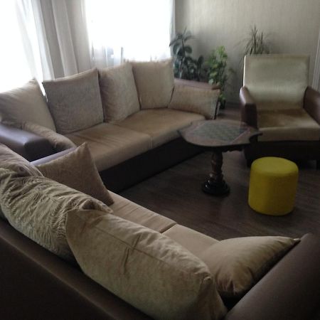 Cheap And Chic Apartment Batumi Ngoại thất bức ảnh