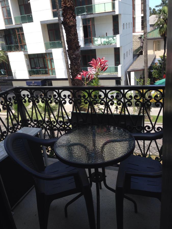 Cheap And Chic Apartment Batumi Ngoại thất bức ảnh