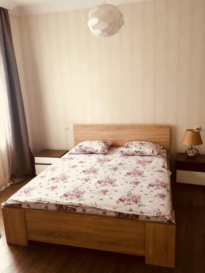 Cheap And Chic Apartment Batumi Ngoại thất bức ảnh